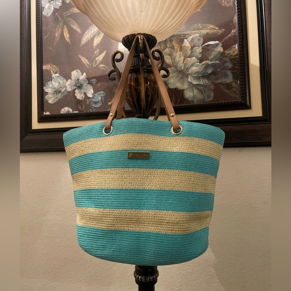 Amiani please check all picture of condition - Picture 4 of 17